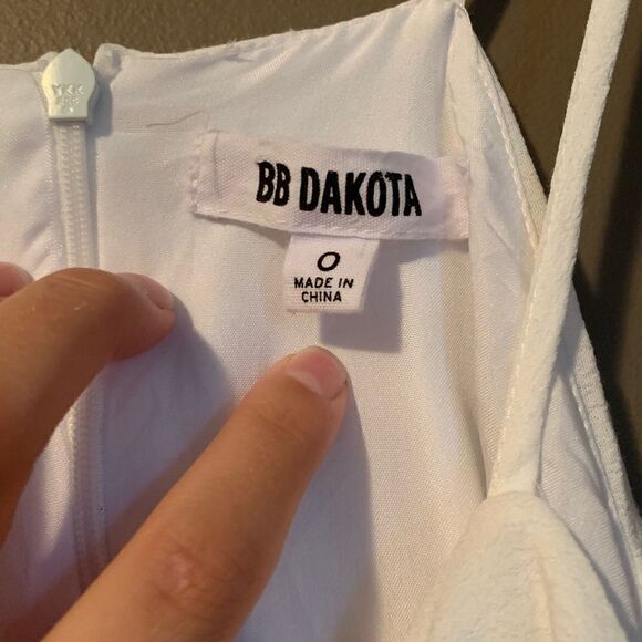 3 for $30! BB Dakota white off the shoulder mini dress - Picture 3 of 8
